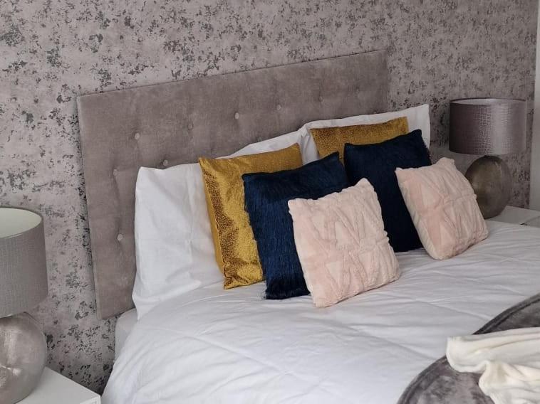 Shm Stays Leicester. Newly Renovated!! 15 Min Drive From City Centre, University. 9 Min Drive To Leicester City Stadium, 5 Min Drive To M1 & M69. 2 Min Walk To Bus Stop. Buitenkant foto