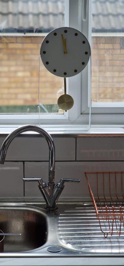 Shm Stays Leicester. Newly Renovated!! 15 Min Drive From City Centre, University. 9 Min Drive To Leicester City Stadium, 5 Min Drive To M1 & M69. 2 Min Walk To Bus Stop. Buitenkant foto